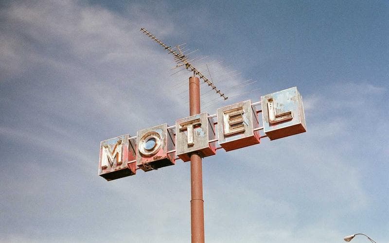 Cara Delevingne na Coachelli – zmiana nie do poznania! Zobaczcie, co się dzieje!